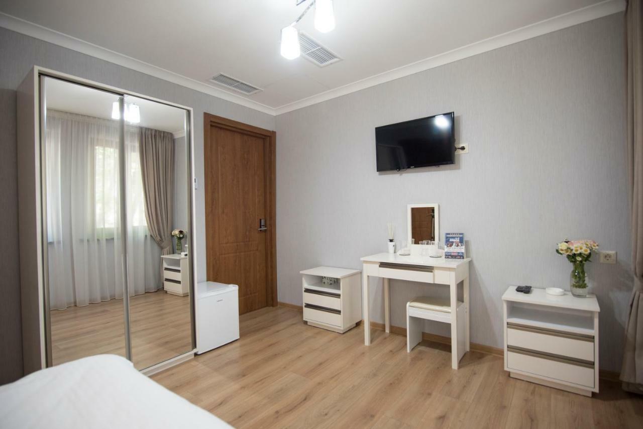 Sama Grand Hotel Тбилиси Экстерьер фото